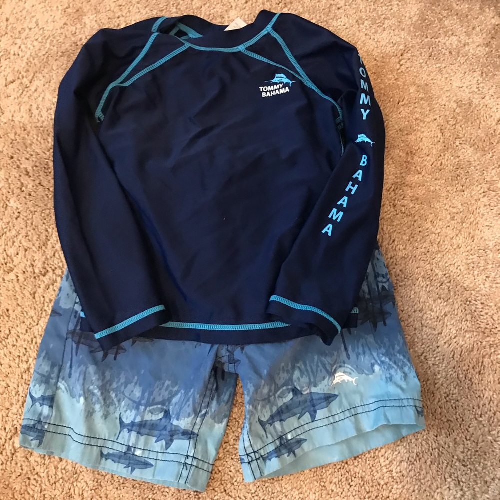 Swim shorts & rash guard top